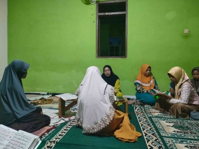 Dibaan Rutin Bersama Ibu-Ibu dengan KKM-34 UIN Malang