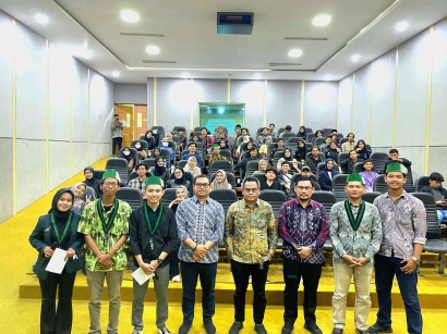 HMI MPO Cabang Serang Gelar Edukasi Pemilih Pemula Jelang Pemilu 2024  Cilegon - Himpunan Mahasiswa Islam (HMI MPO) Cabang Serang Menggelar Simposium