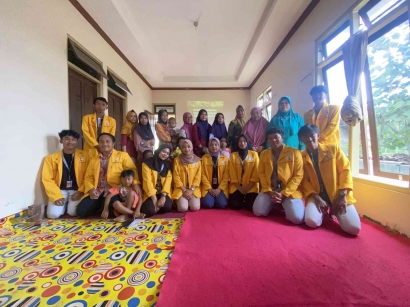 Mahasiswa KKN Universitas Tidar dan Kelompok Wanita Tani Amrih Sejahtera, Dusun Truman, Desa  Rejosari, Bersatu untuk Peningkatan Kelembagaan.