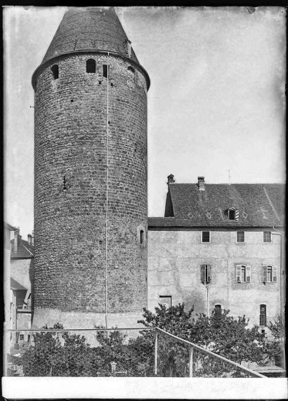 Hantu Menara Kastil Swiss