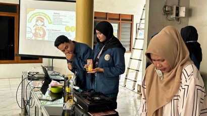 Peduli Stunting, Mahasiswa UNAIR Implementasikan Program Kerja Demonstrasi Pemberian Makanan Tambahan (PMT) Lokal pada Balita