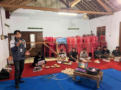 Mengenal Lebih Dekat Dompet Digital Melalui Pelatihan pada Pemuda Karang Taruna Desa Bendosari sebagai Solusi Transaksi Masa Kini