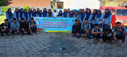 Menjelajahi Kawasan Banten Lama, Siswa MTs Al-Khairiyah Karangtengah Belajar Sejarah Banten