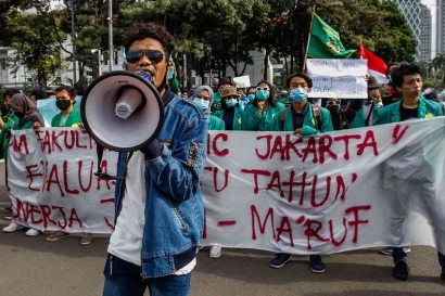 Jebakan Kritik Tak Berdasar: Suatu Realitas yang Terjadi pada "Komentator" Politik di Indonesia