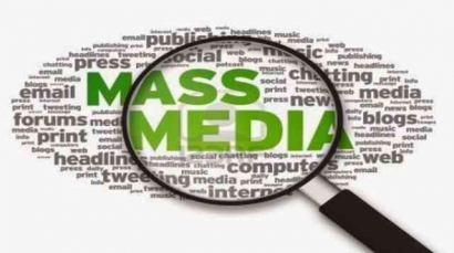 Media Massa Menjadi Kepentingan bagi Komunikasi Politik