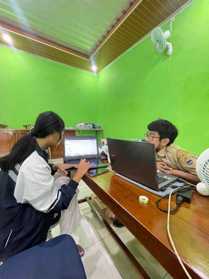 Mahasiswa KKN Tim 1 Undip Melakukan Pembinaan Pembuatan Database Terintegrasi kepada Perangkat Desa