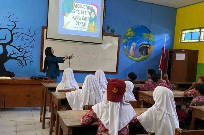 Mahasiswa KKN TIM I UNDIP Dorong Murid Jago Bahasa Inggris dengan Belajar dari Kesalahan