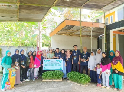 Mahasiswa KKN UIN Purwokerto Membagikan 3.000 Bibit Sayur Gratis bagi Warga Kebumen