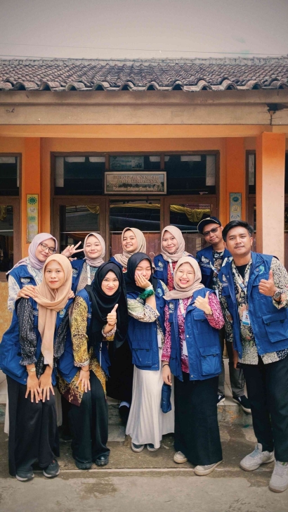 KKN-DIK Mahasiswa Bimbingan Konseling Universitas Muhammadiyah Prof DR Hamka di Parakansalak, Sukabumi
