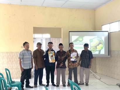 Sosialisasi Peluang Pemanfaatan Kulit Durian sebagai Pakan Alternatif untuk Ternak di Desa Randusari