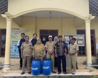 Program Penyediaan Bak Sampah oleh KKN TIM 1 UNDIP 2023/2024 untuk Meningkatkan Kesadaran Kebersihan Lingkungan di Desa Randusari