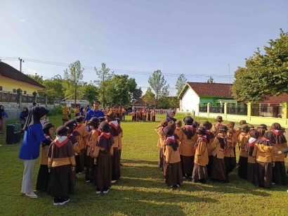 KKN-T 32 Universitas PGRI Madiun, Rintis "Ekstrakulikuler Pramuka Tingkat Siaga dan Penggalang" di SDN 1 Tanjungsari
