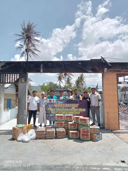Himpunan Mahasiswa Sosiologi (Himasio) Fisip USK Berikan Bantuan Langsung kepada Korban Kebakaran Kutelintang