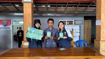 Mahasiswa KKN UNDIP Dorong Sektor Pariwisata Desa Watukumpul dengan Pembuatan Buku Panduan Wisata dalam Dua Bahasa