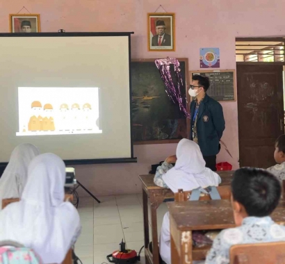 Mengungkap Peristiwa Sejarah Indonesia : Program Edukasi Mahasiswa KKN UNDIP di SD Negeri Larikan