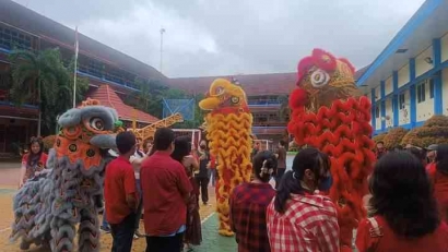 Perayaan Imlek di SMP Xaverius 1 Palembang: Wujud Menghargai Sesama dan Budaya