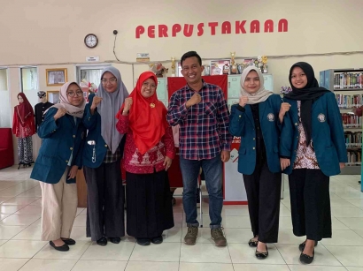 Usung Tema TPBIS WIth Fun Mahasiswa Magang Ilmu Perpustakaan FIB Undip Lakukan Kegiatan Meronce dan Story Telling di Perpusda Kab. Semarang