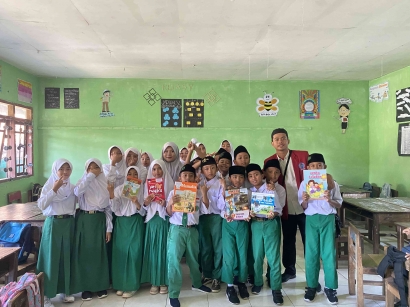 Kontribusi Mahasiswa KKN-P 07 Umsida dalam Mendukung Pendidikan Agama melalui Kegiatan Mengajar di Madrasah Ibtidaiyah