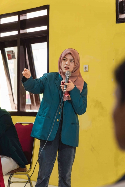 Mahasiswa Universitas Diponegoro Bangkitkan Kesadaran Hemat Energi Listrik di Desa Dengkeng
