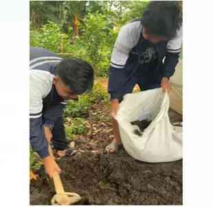 Mahasiswa KKN Tim I UNDIP 2024 Membantu Peternak Kambing dalam Manajemen Sanitasi Kandang di Desa Harjosari, Kecamatan Doro, Kabupaten Pekalongan