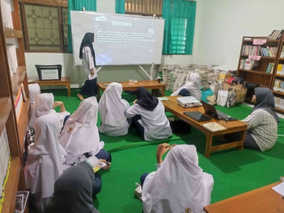 Meningkatkan Minat Baca Siswa melalui Komunitas Perpustakaan "Kawan Pustaka" di MTs Qudsiyyah Putri Kudus