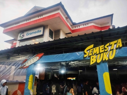 Berburu Buku di Semesta Buku Gramedia Merdeka Bandung