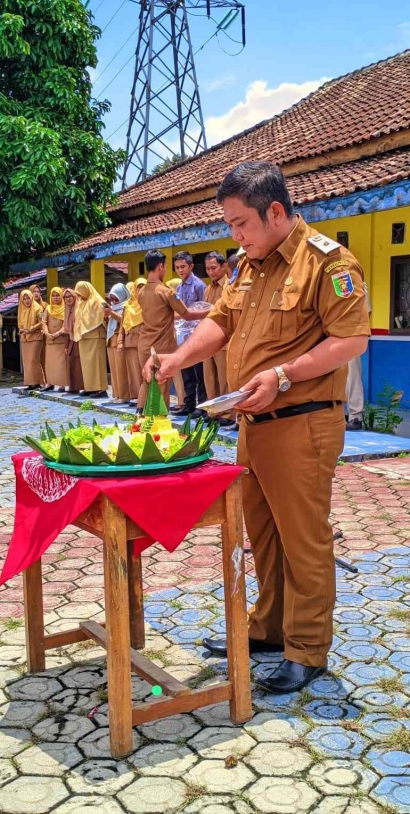 SMK Terbaik Di Lampung Mengadakan Lomba Tumpeng Dan Konten Kreator Dalam Rangka Ulang Tahun Ke 18 SMKN 1 Bukit Kemuning