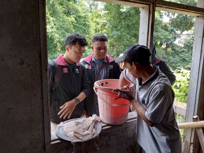 Pengabdian Masyarakat oleh PMM UMM Bhaktiku Negeri Kelompok 50 Gelombang 9: Pemanfaatan Limbah Organik untuk Pembuatan Pupuk Organik