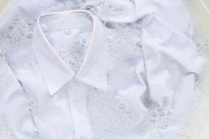 Cara Merawat Pakaian Putih agar Tetap Putih