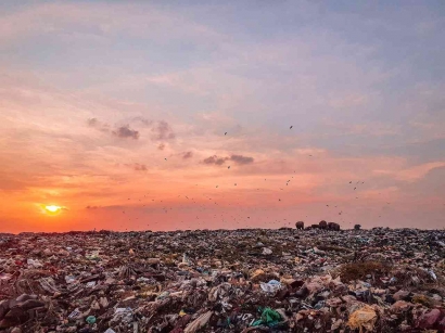 Menggali Makna Hari Peduli Sampah Nasional: Mengatasi Tantangan Sampah Plastik dengan Kreativitas dan Kesadaran Lingkungan