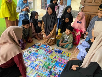 Inovasi Mengajar Kelompok 36 UMSIDA pada TPQ Desa Tamiajeng dengan Menggunakan Media Ular Tangga untuk Meningkatkan Minat Belajar Anak-Anak