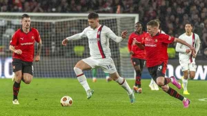 Dihukum Dua Penalti, AC Milan Tetap Lolos Meski Ditaklukkan Rennes