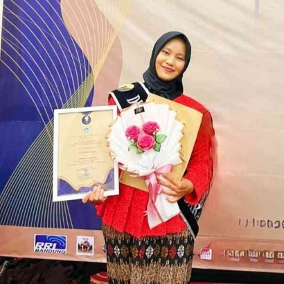 Kisah Inspiratif Aura Zahradiva Penggalih sebagai Duta Bahasa Media Sosial Jawa Barat 2023