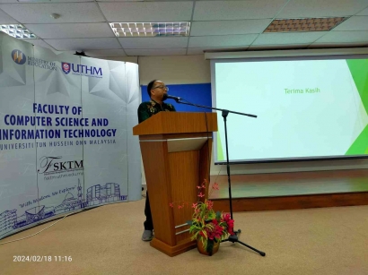 Dosen Teknik Informatika UBP Karawang Menjadi Narasumber Guest Lecturer di Universiti Tun Hussein Onn Malaysia (UTHM)
