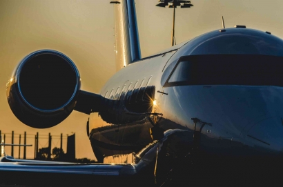 Penggunaan Private Jet di Kalangan Pesohor Dunia: Isu Polusi hingga Carbon Offset