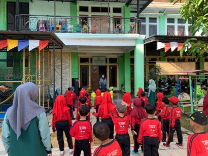 Kegiatan Pendidikan Anak Usia Dini di TK Al-Fath: Kolaborasi Universitas dalam Peningkatan Mutu Pendidikan