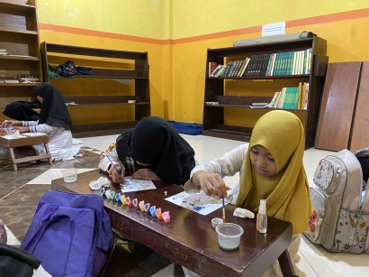 Mahasiswa UMM Mengadakan Penyuluhan dan Menjadikan Lomba Melukis sebagai Ajang Kreativitas Anak Panti Asuhan Yayasan Waqfiyah Al-Iqtishod Malang