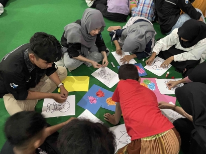 Kegiatan Sosial ABHIPRAYA Bidang Sosial HMTI Universitas Muhammadiyah Malang dalam Pengembangan Kreativitas untuk Panti Asuhan Darusallam
