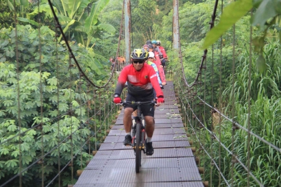 Jejak Roda Sepeda: Sinergitas TNI-Polri dan Komunitas Sepeda Santai Warnai Pagi Trenggalek