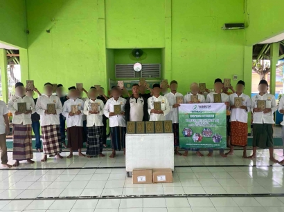 TPQ At-Taubah Lapas Sumbawa Besar Terima Bantuan Al-Qur'an dari Yayasan Mutiara Syurga
