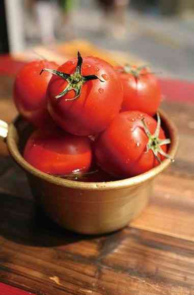 10 Manfaat Tomat untuk Kecantikan