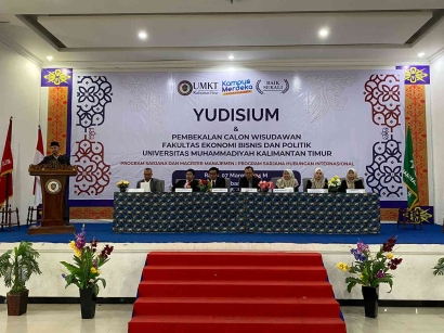Gelar Yudisium Fakultas Ekonomi Bisnis dan Politik UMKT: Alumni UMKT Wajib Menebar Manfaat di Masyarakat