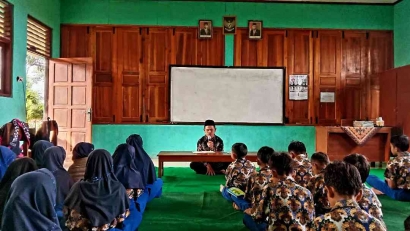 Pembentukan Cinta Al Quran melalui Program Pembiasaan Tilawah di SD Negeri Piyanggang 01