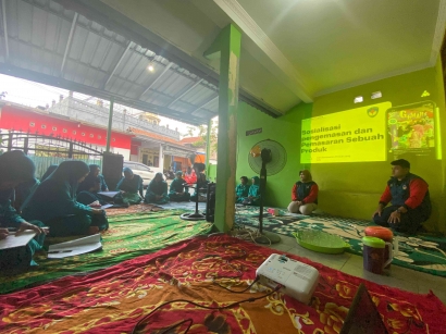 Sosialisasi Pengemasan dan Produk Kepada Ibu-ibu PKK Kota Semarang