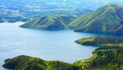 Danau Toba: Eksplorasi Mendalam tentang Keajaiban Geologi dan Warisan Budaya Indonesia