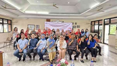 Edukasi dan Pelatihan Kesehatan Gigi dan Mulut bagi Kader PKK dan Posyandu di Kelurahan Grogol, Jakarta Barat