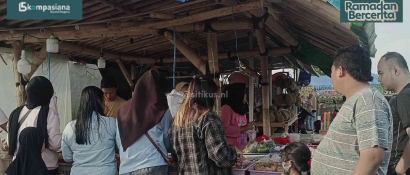 Berburu Santapan Berbuka di Semarak Pasar Takjil