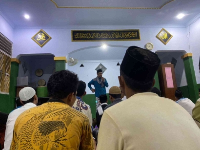 Ustad M Khaidar Isi Kultum Ramadhan Saat Tarawih di Rutan Pekalongan