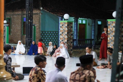 Mahasiswa UNIDA Gontor Kembangkang Pemikiran Islam Kontemporer dalam Diskusi Ilmiah di Dusun Walikukun, Bangunrejo
