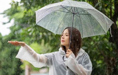 Tips Menjaga Kesehatan di Musim Hujan Agar Badan Tetap Vit